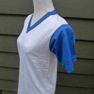 Womens Small/Medium (36" Bust) 1970s/80s Two Tone Raglan Single Stitch Shirt